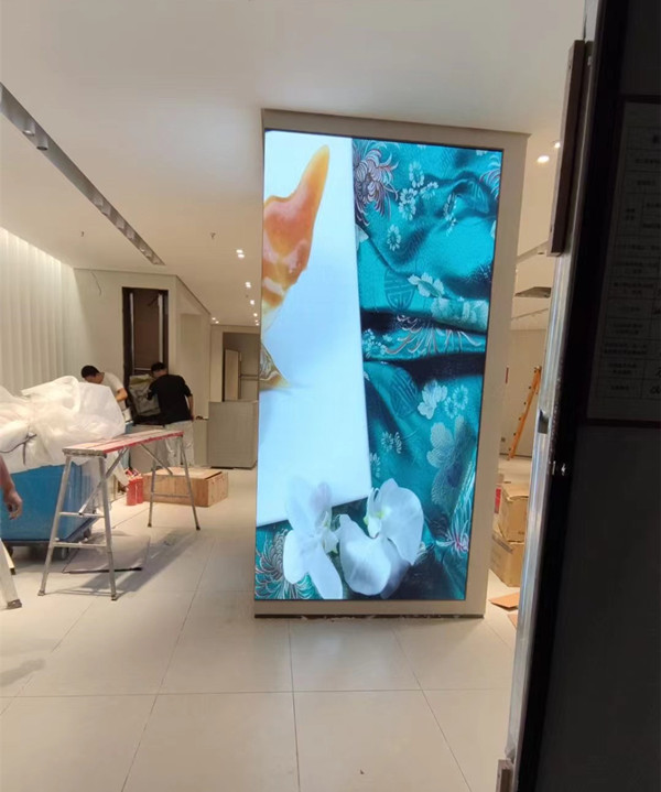 鲁甸商场门店转角LED显示屏